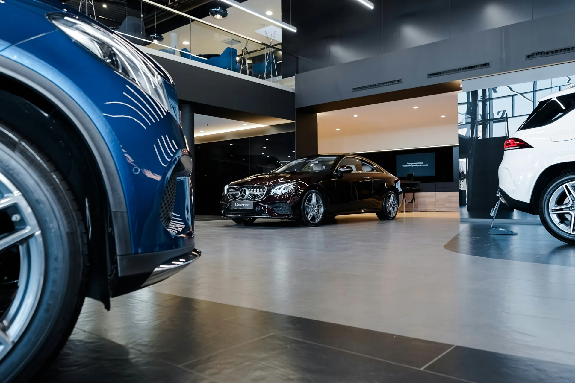 polished concrete showroom floor in a Laval retail space
