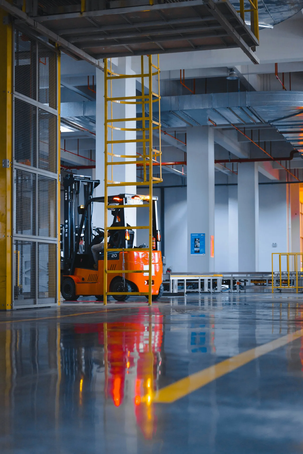 sealed concrete floor at a Laval cold storage loading dock