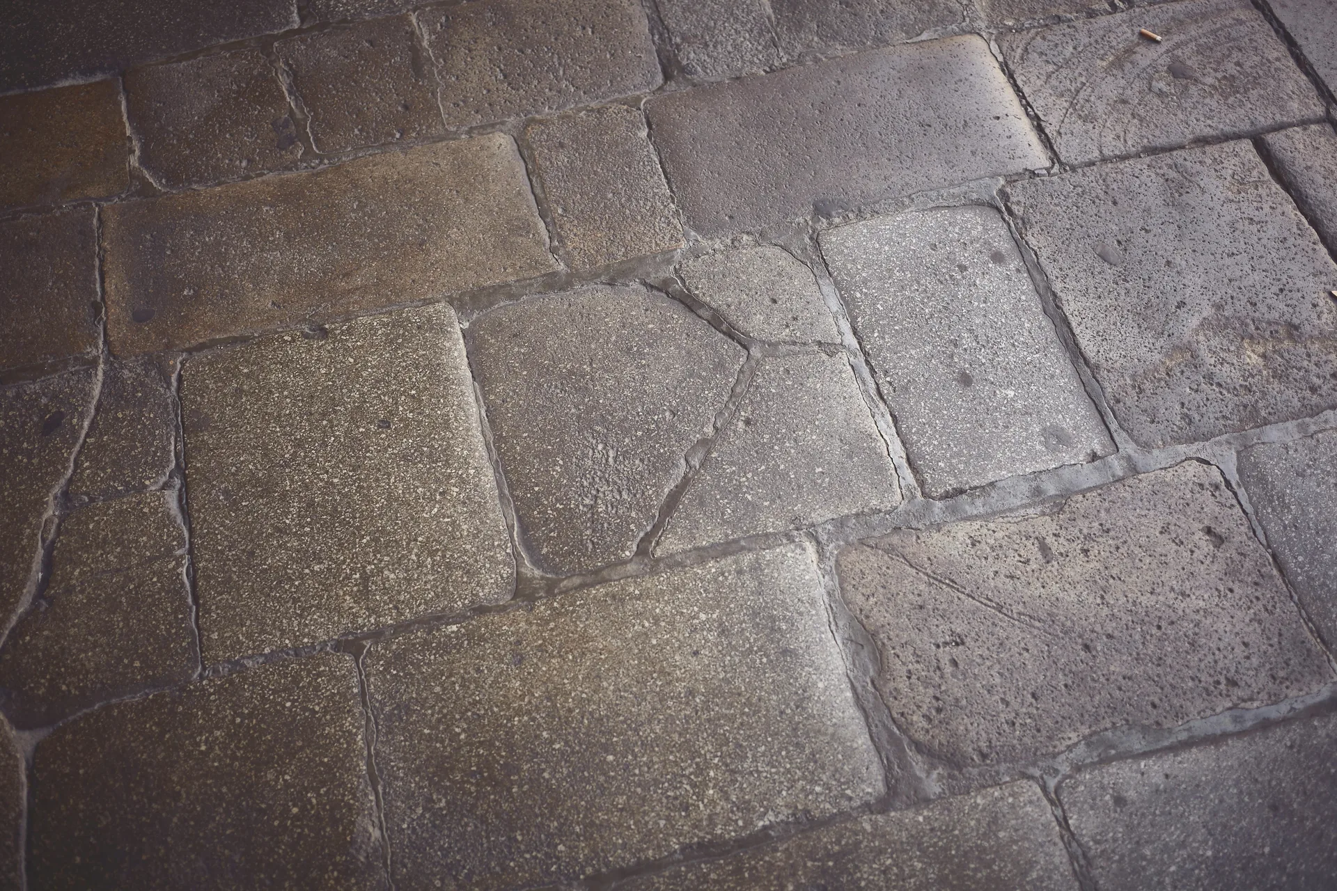textured decorative concrete walkway at a Laval home